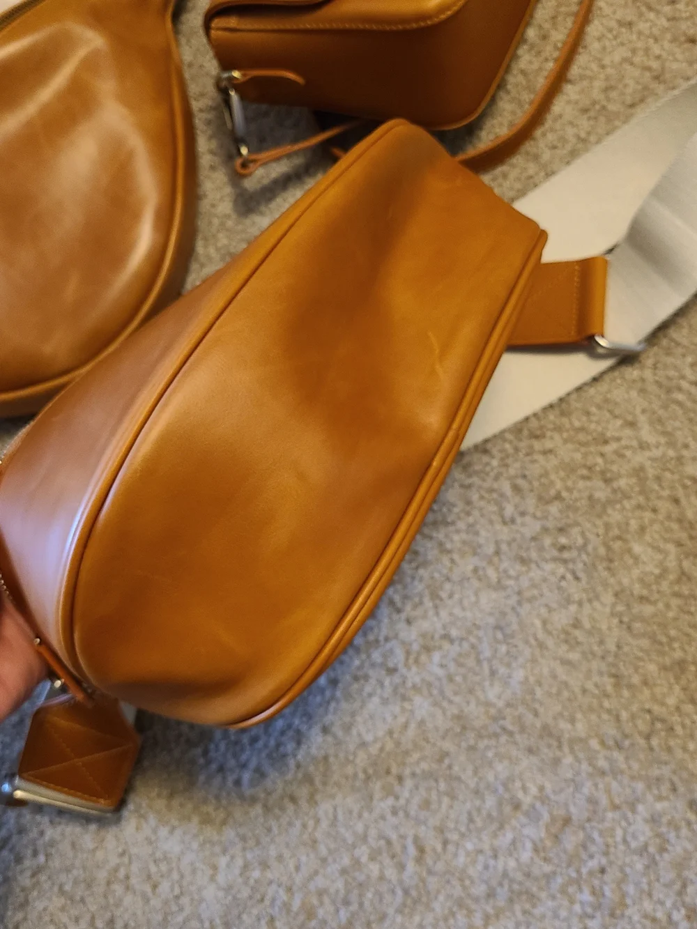 Andar Leather Collection